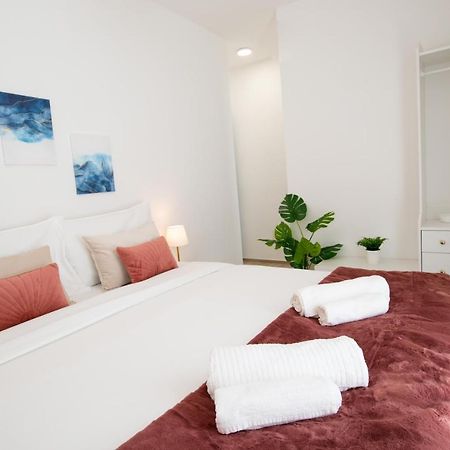 Suite Lavi - Fiera Del Levante Bari Bagian luar foto